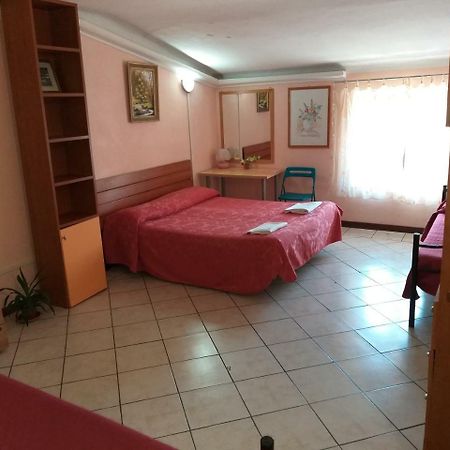 Roma Inn 2000 Kültér fotó